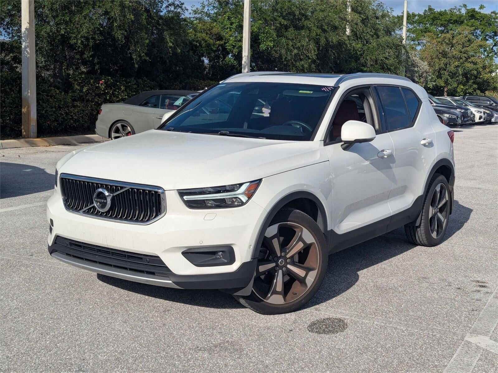 2019 VOLVO XC40