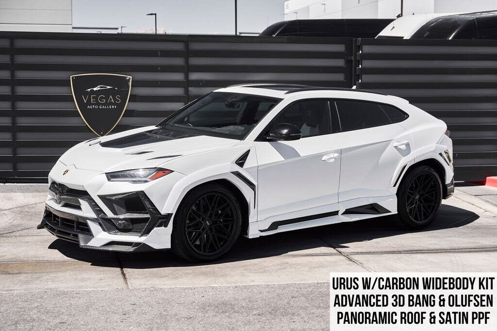 2019 LAMBORGHINI URUS