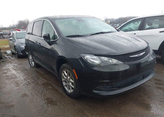 2023 CHRYSLER Voyager