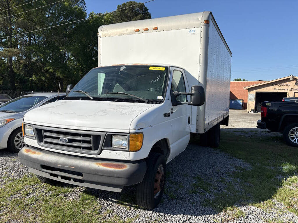 2005 FORD E-350