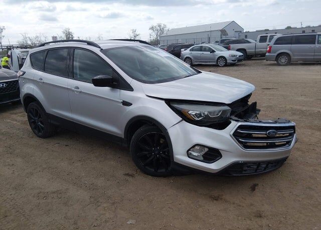 2017 FORD Escape