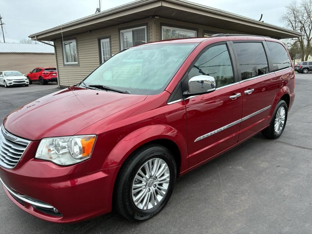 2015 CHRYSLER Town and Country
