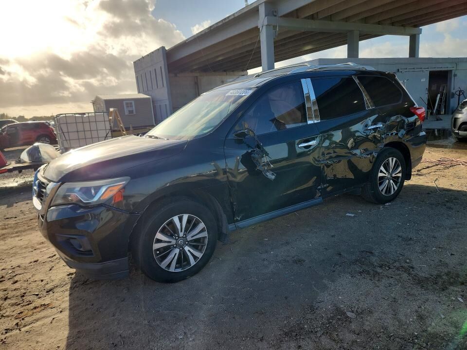 2017 NISSAN Pathfinder
