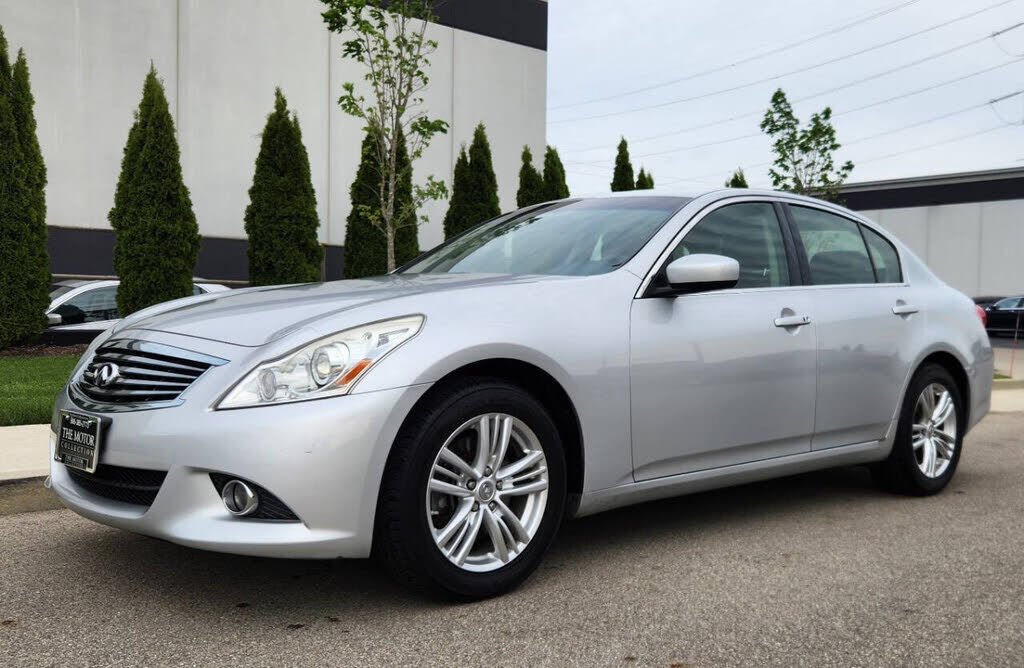 2013 INFINITI G37