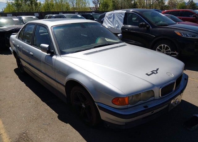 2000 BMW 7 Series