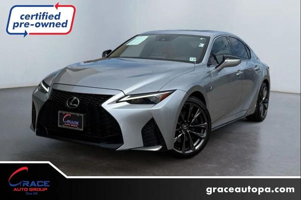 2022 LEXUS IS