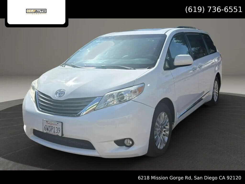 2012 TOYOTA Sienna