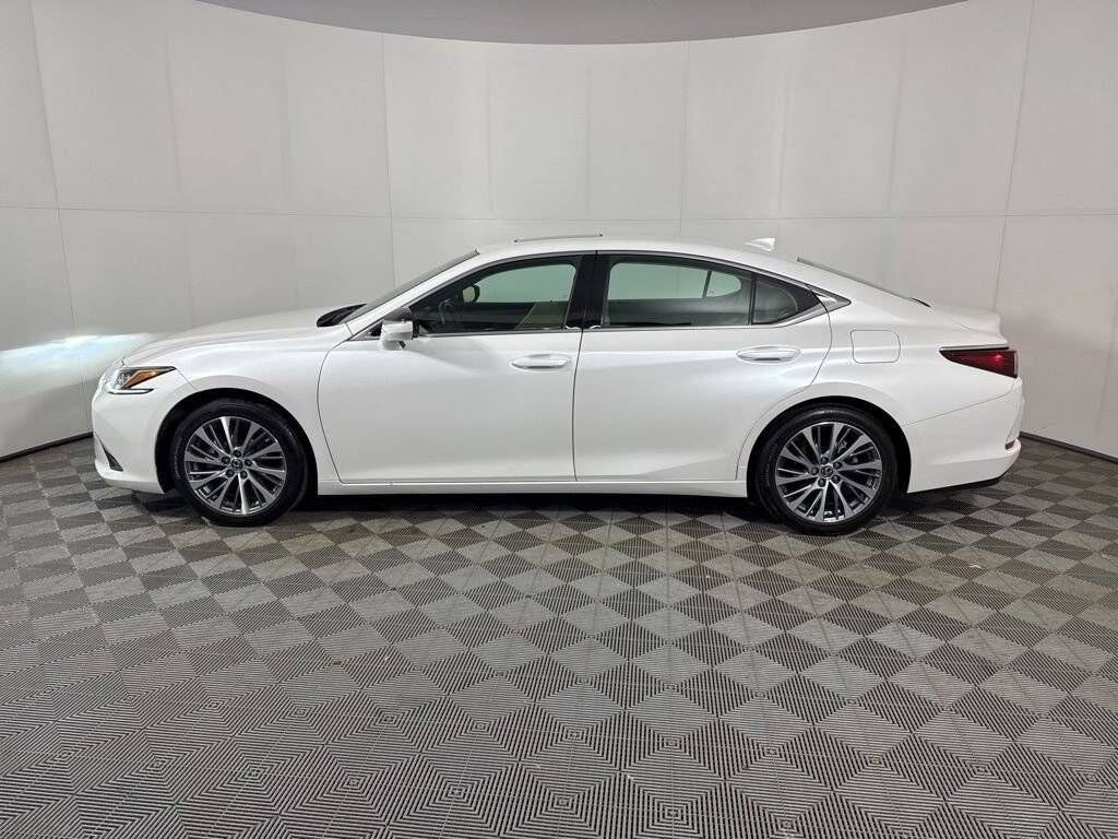 2020 LEXUS ES