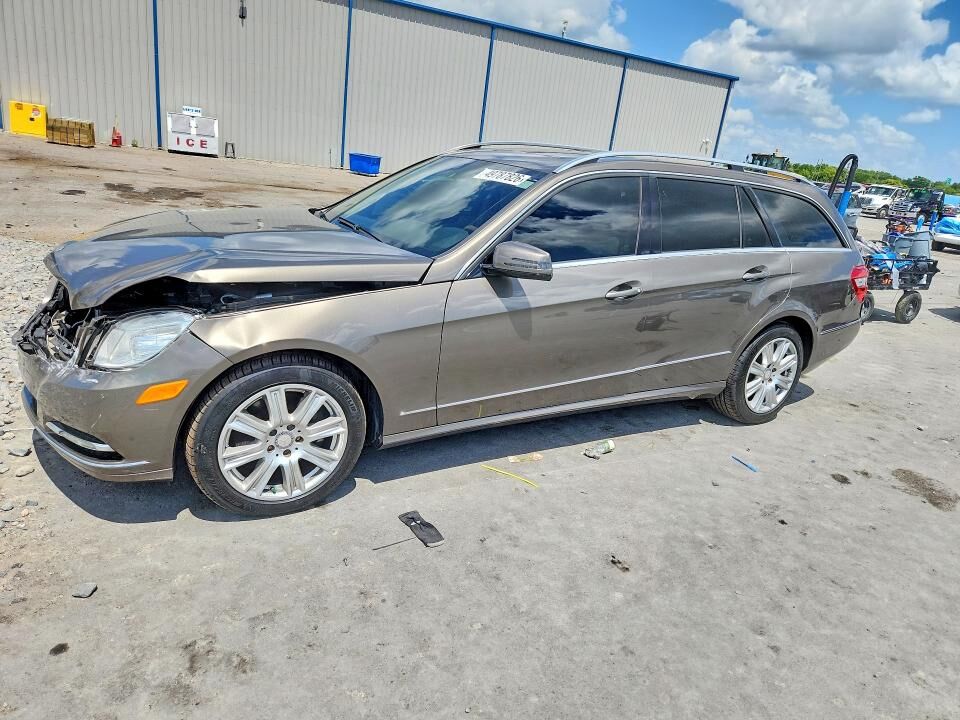 2013 MERCEDES-BENZ E-Class