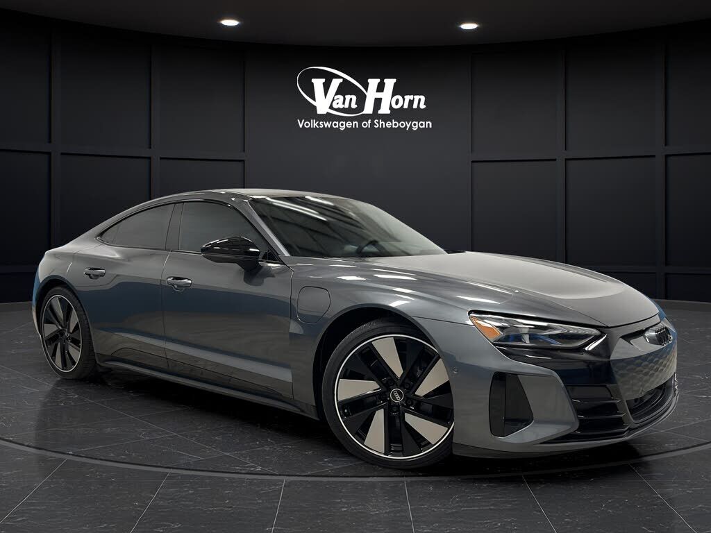 2024 AUDI e-tron GT