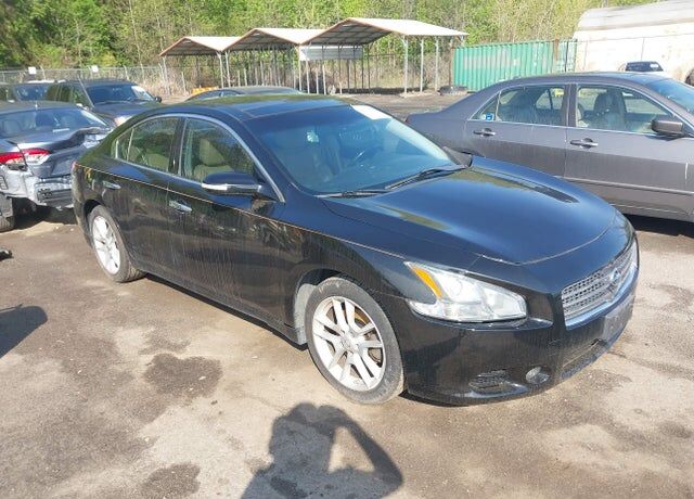 2011 NISSAN Maxima
