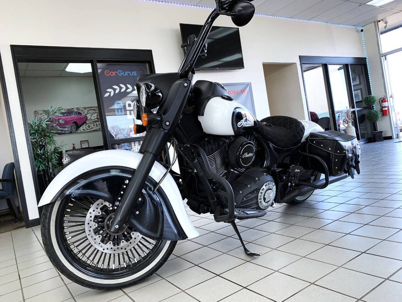 2016 INDIAN MOTORCYCLE Chief Dark Horse