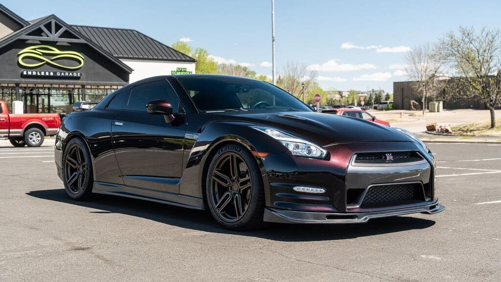 2014 NISSAN GT-R