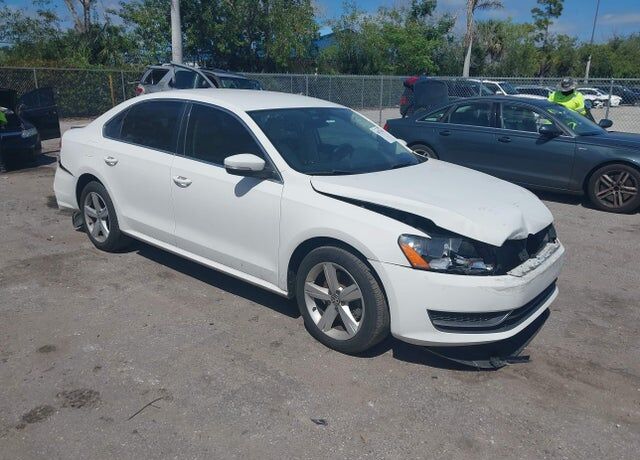 2015 VOLKSWAGEN Passat