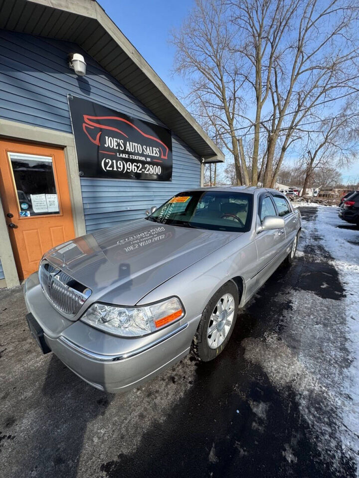 2009 LINCOLN Town Car