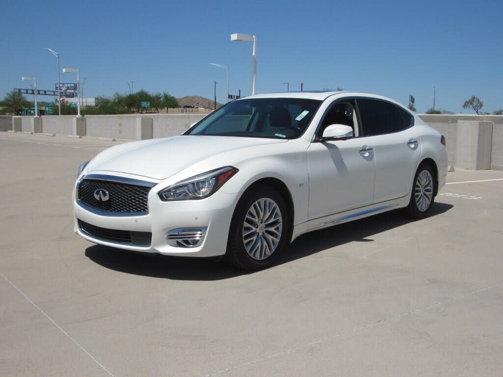 2016 INFINITI Q70L