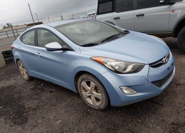 2013 HYUNDAI Elantra