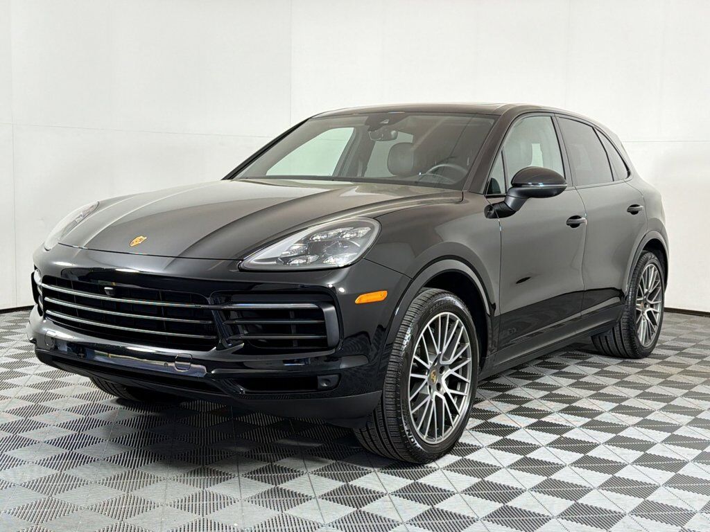 2022 PORSCHE Cayenne