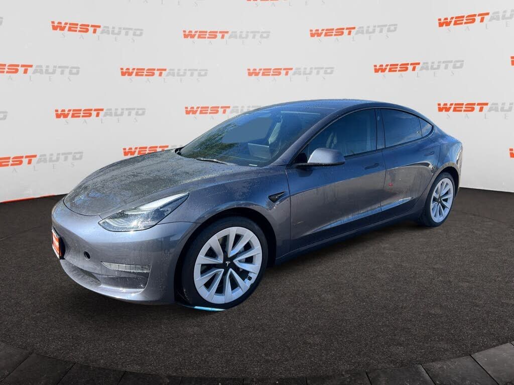 2022 TESLA Model 3