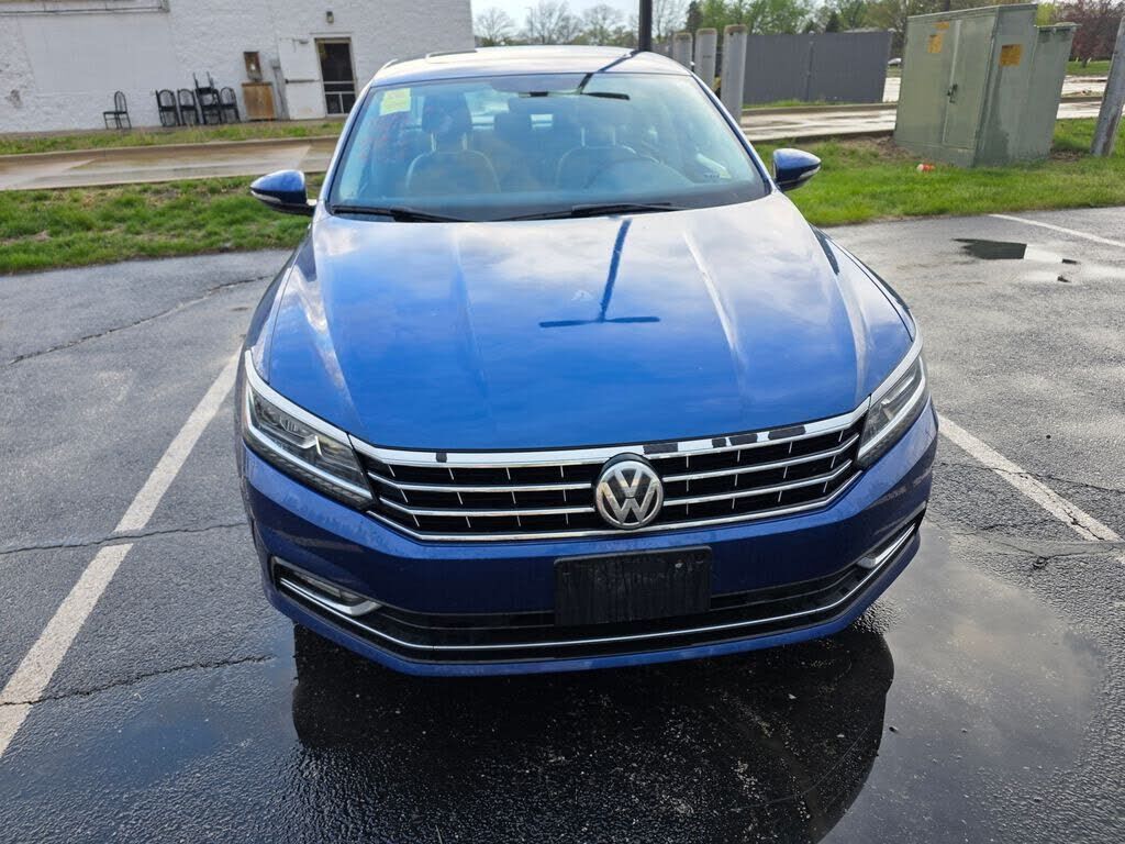 2017 VOLKSWAGEN Passat
