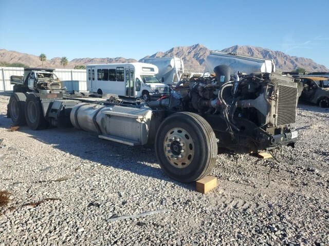 2013 FREIGHTLINER Cascadia