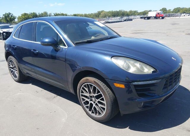 2016 PORSCHE Macan