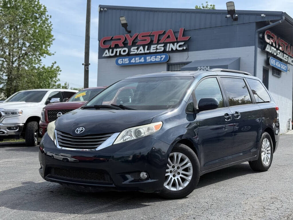 2012 TOYOTA Sienna