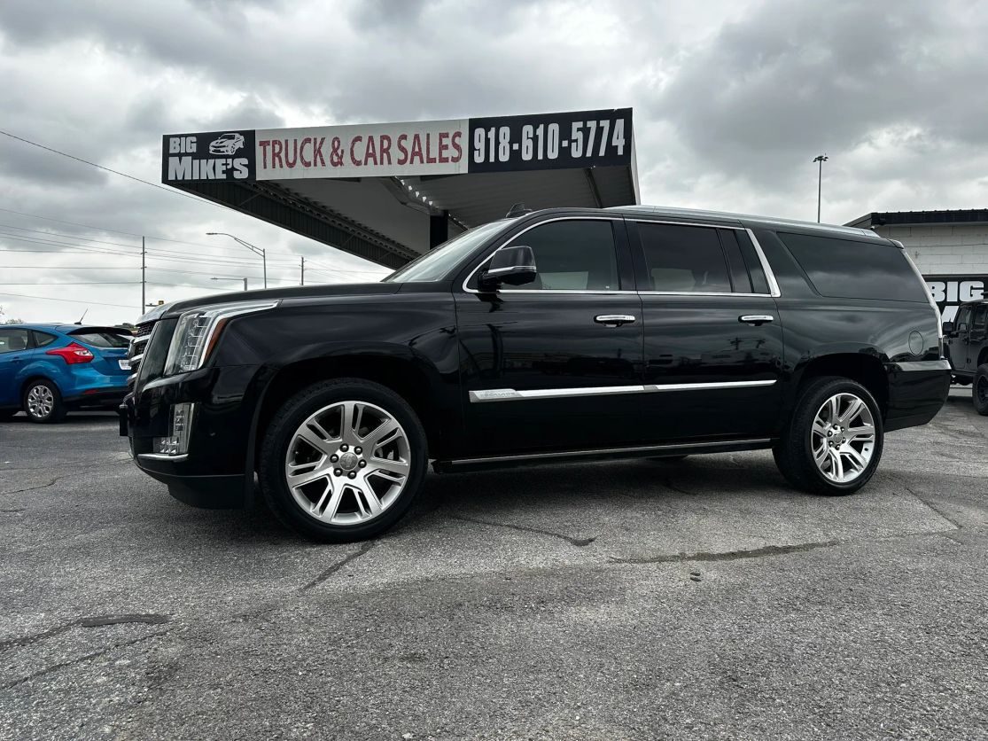 2018 CADILLAC Escalade ESV