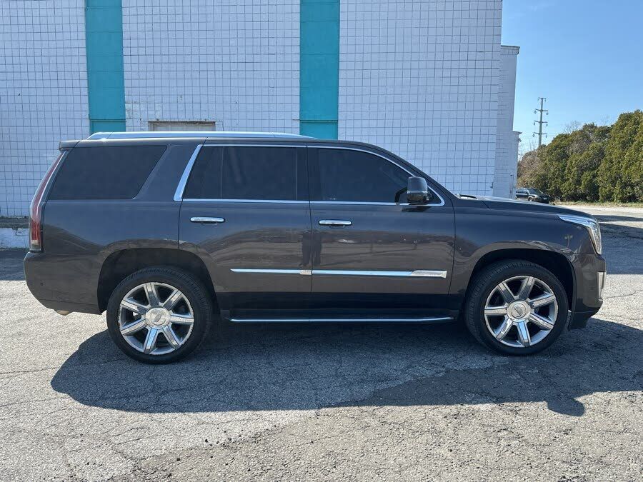 2017 CADILLAC Escalade