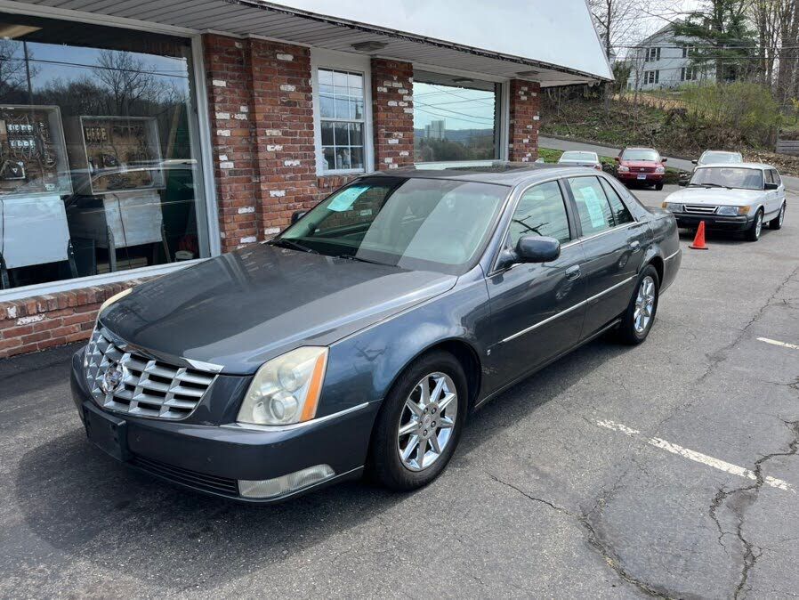 2010 CADILLAC DTS