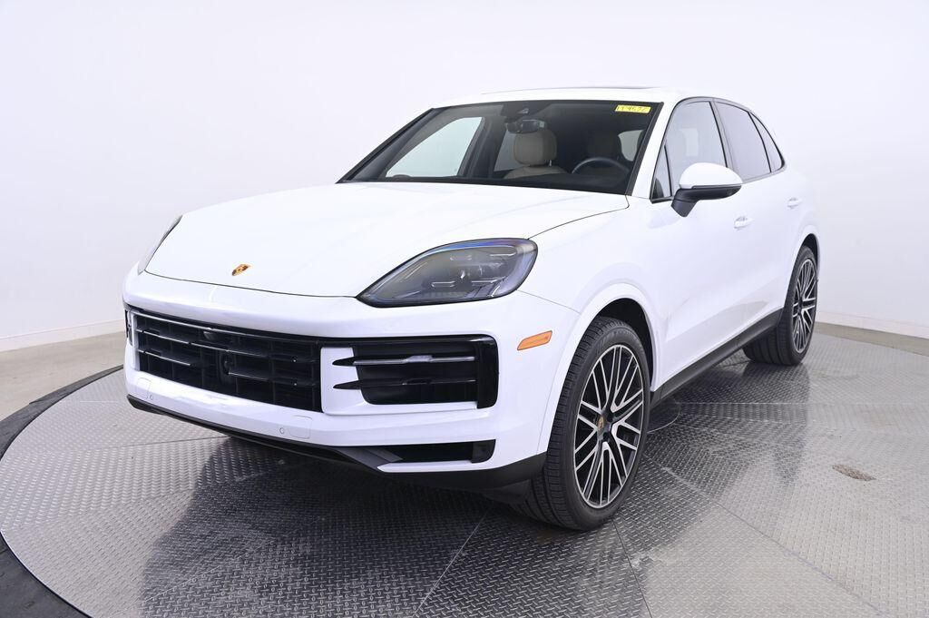 2024 PORSCHE Cayenne