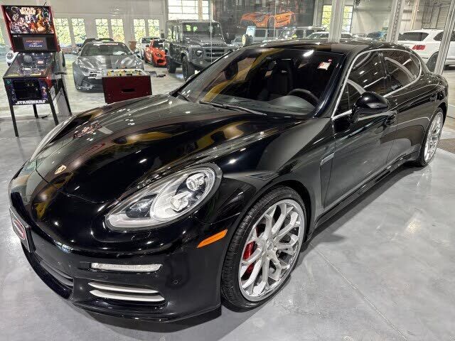 2014 PORSCHE Panamera