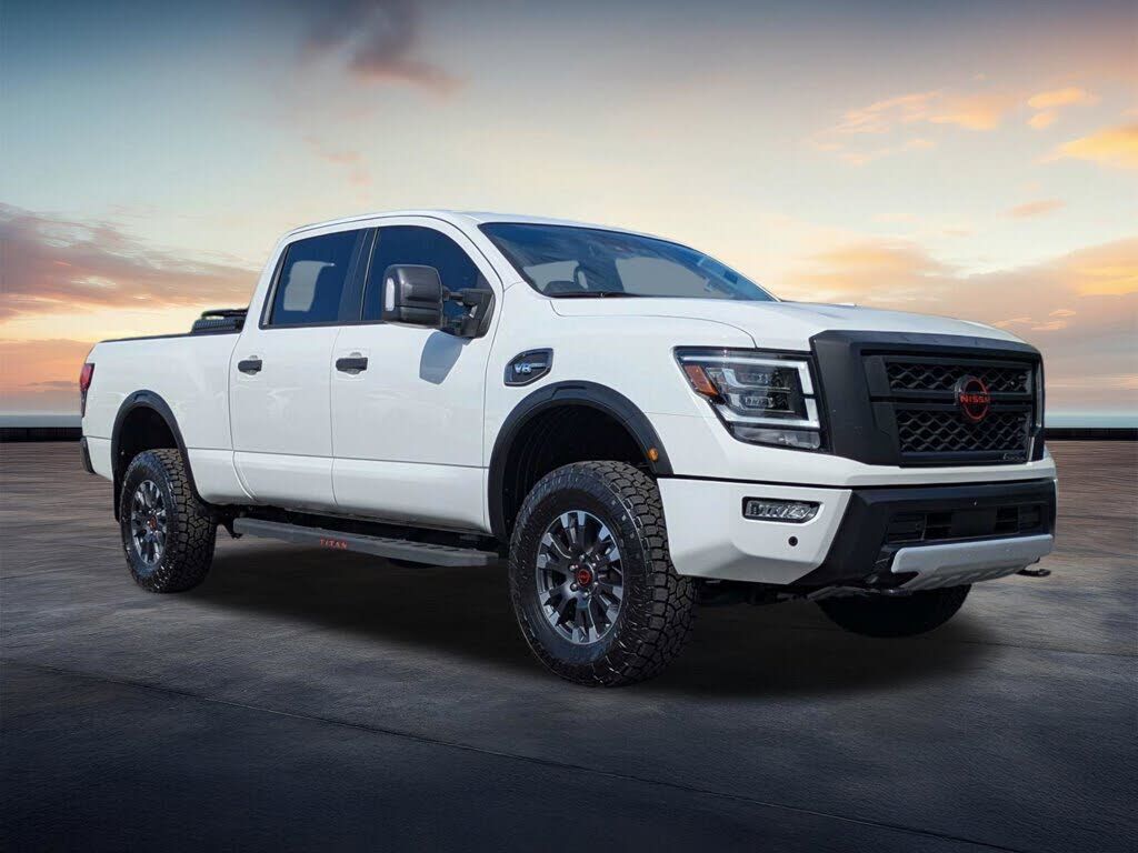 2024 NISSAN Titan