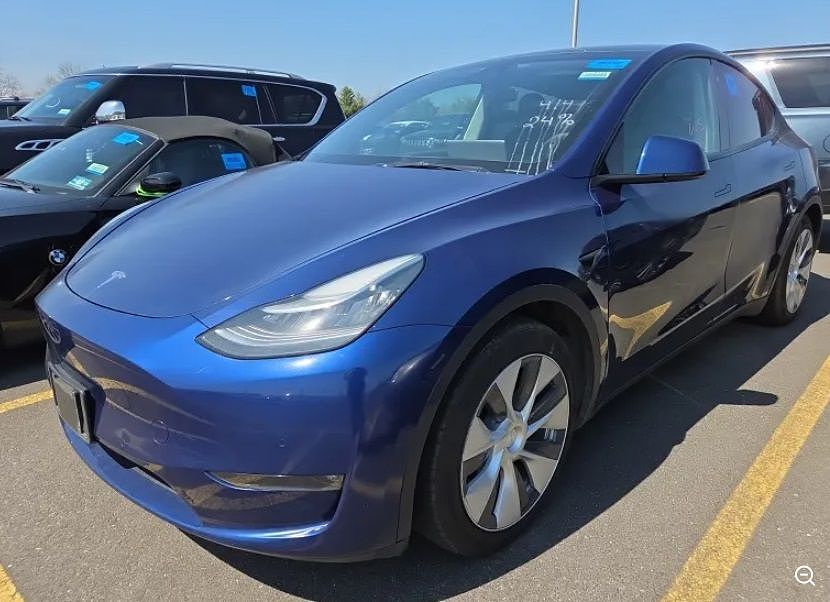 2021 TESLA Model Y