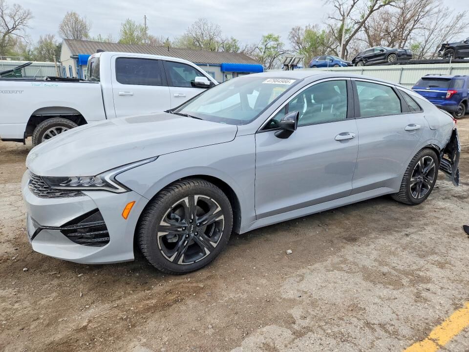 2022 KIA K5