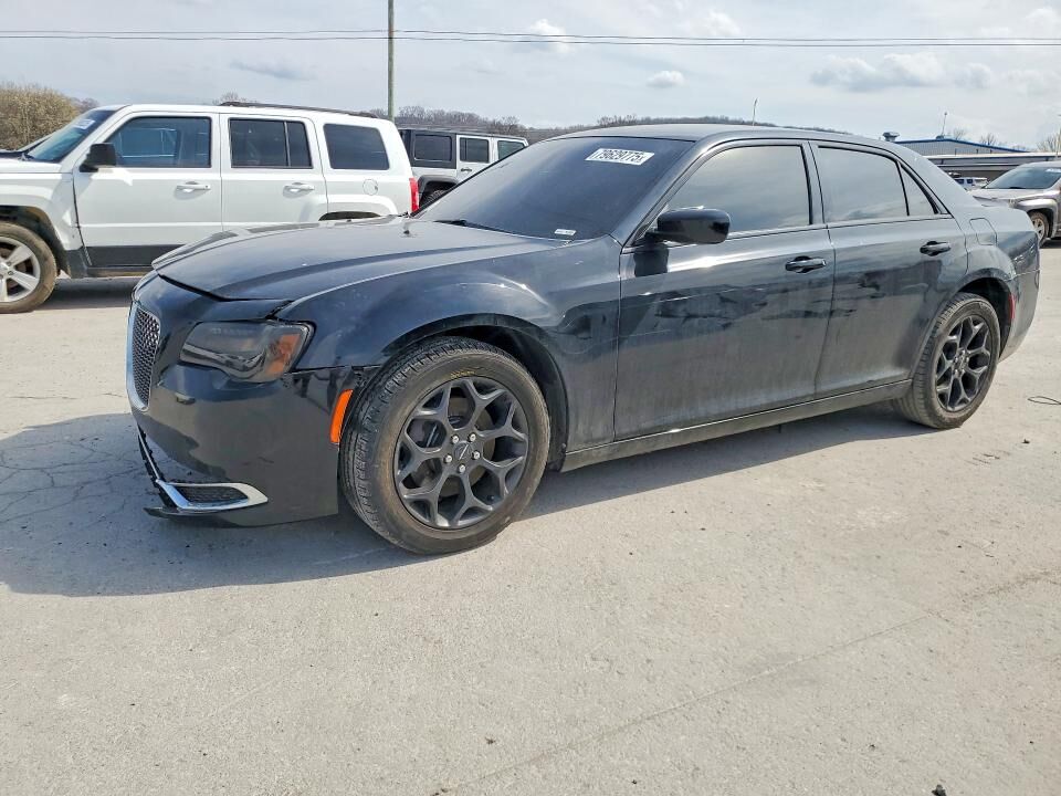 2019 CHRYSLER 300