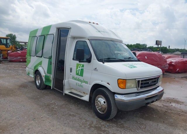 2004 FORD E-350