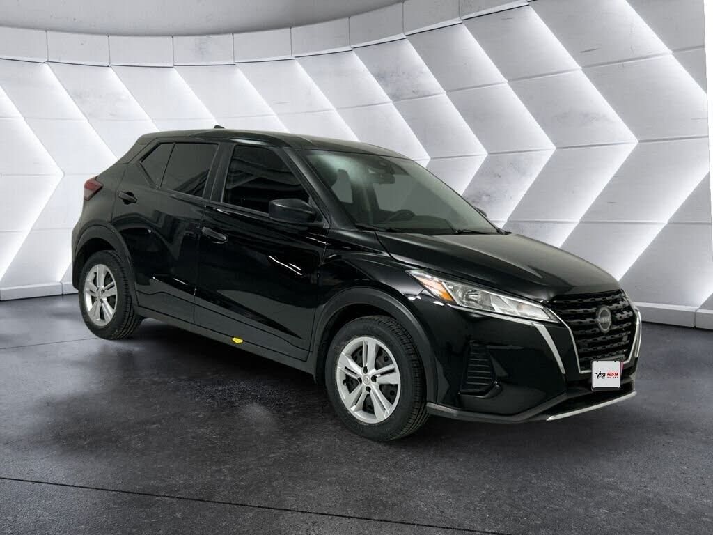 2024 NISSAN Kicks