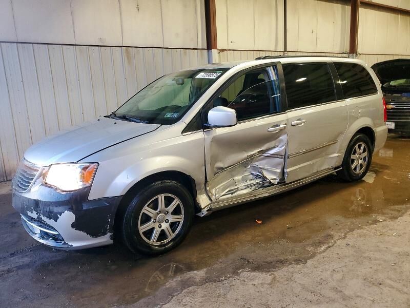 2012 CHRYSLER Town and Country
