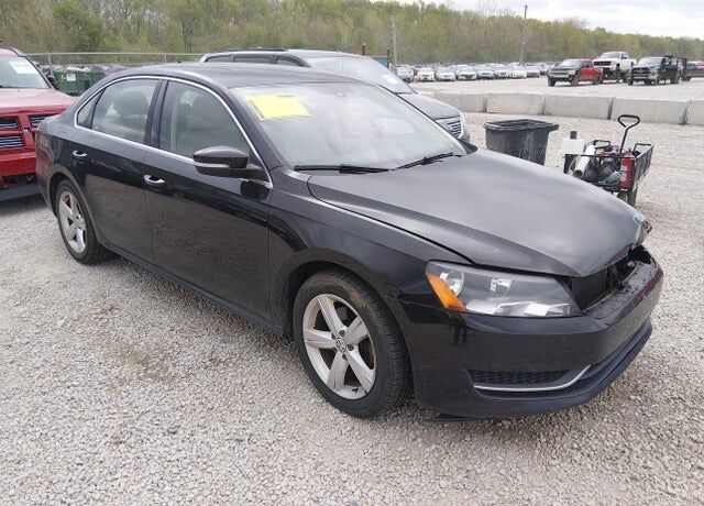 2013 VOLKSWAGEN Passat