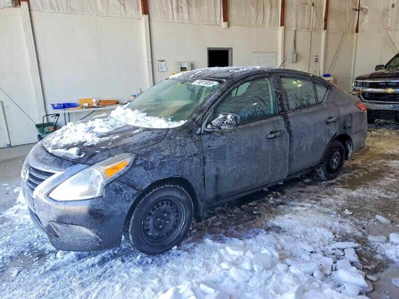 2019 NISSAN Versa
