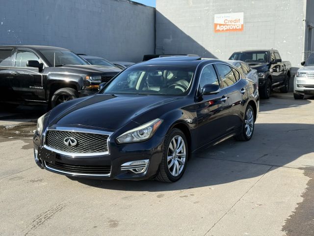 2017 INFINITI Q70
