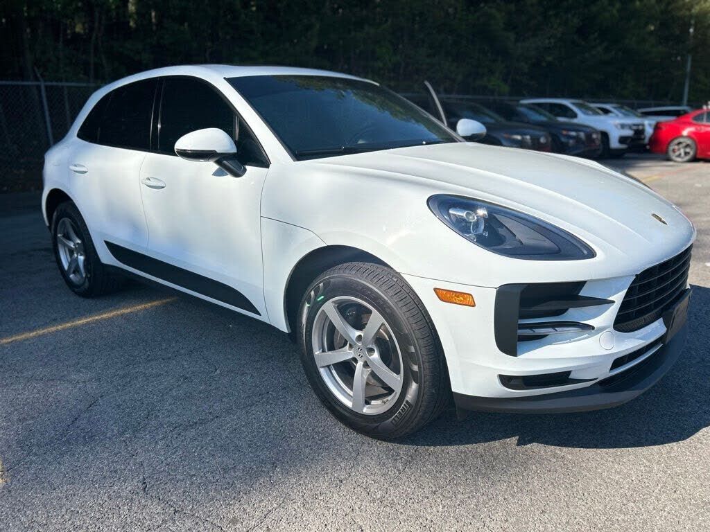 2020 PORSCHE Macan