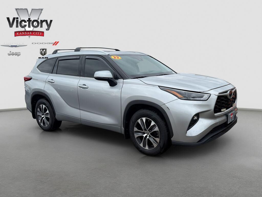 2022 TOYOTA Highlander