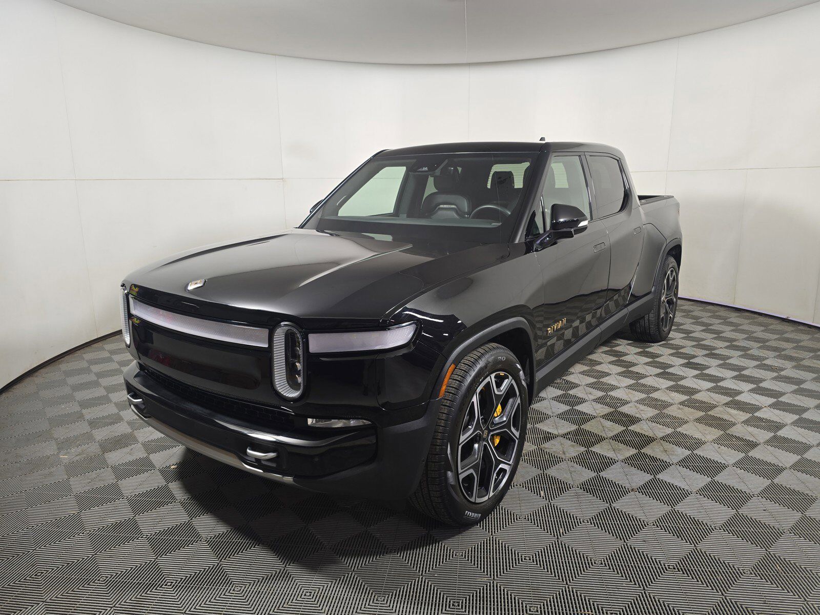 2022 RIVIAN R1T