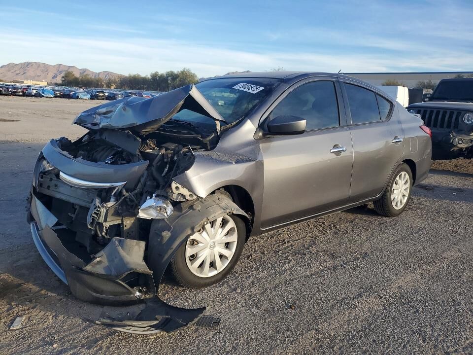 2017 NISSAN Versa
