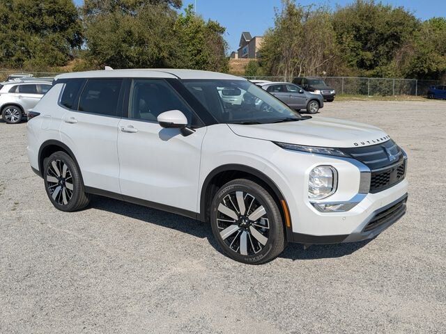 2026 MITSUBISHI Outlander
