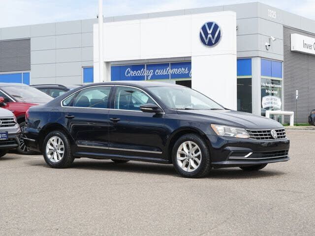 2017 VOLKSWAGEN Passat
