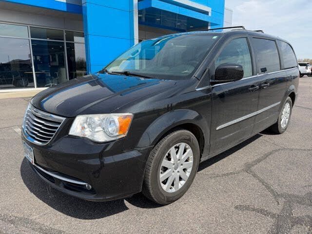 2014 CHRYSLER Town and Country
