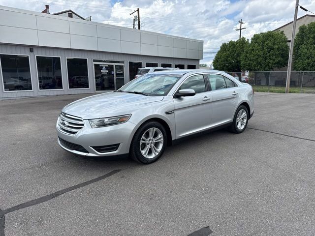 2016 FORD Taurus